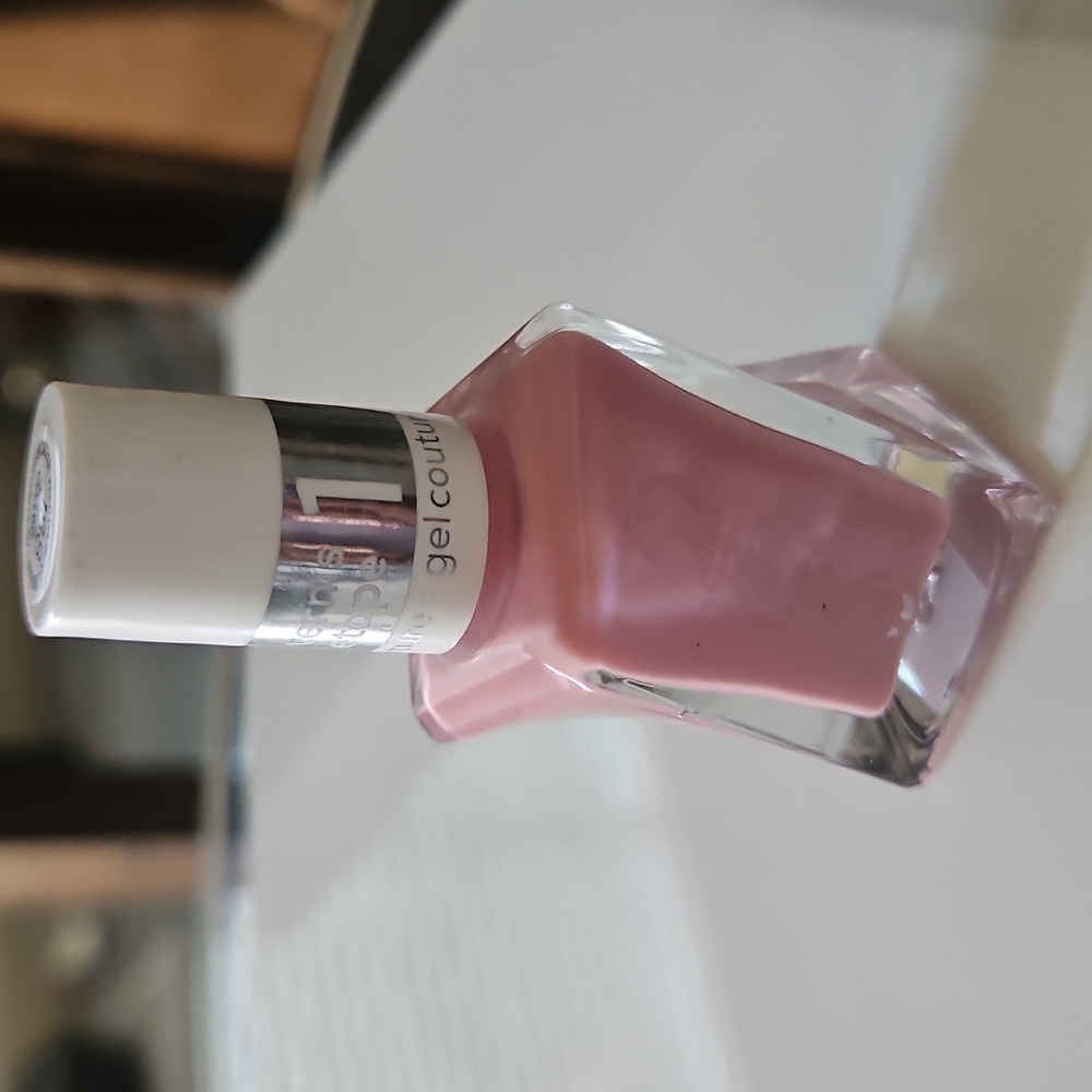 Essie Gel Pink Nail Polish - Picture 3 of 8